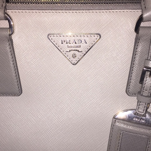 Gray Prada Saffiano Lux double zip tote handbag. - Picture 2 of 8